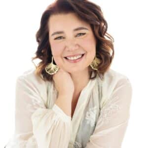 Jenny Calcoen NOON Santa Barbara Circle Host head shot