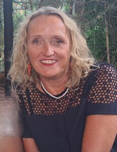 Fiona Hiscocks NOON Circle Host