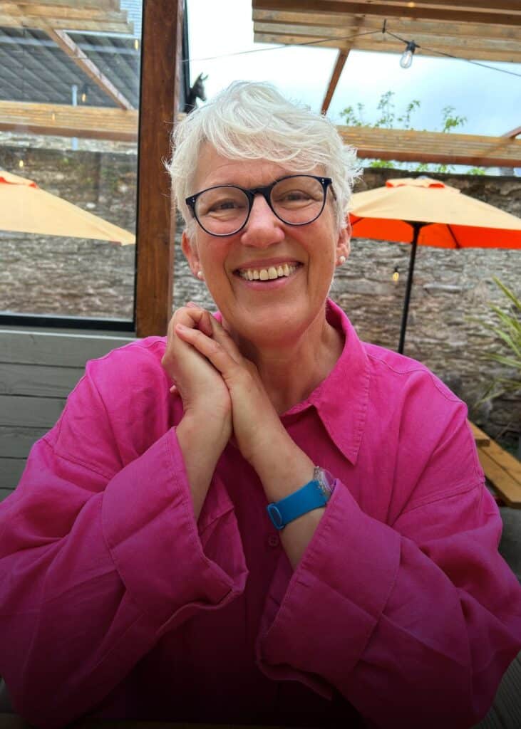 Sue Durrans portrait for NOON Circle host page